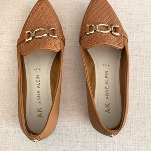 Anne Klein Iflex Brown Gold Pointed Toe Loafers